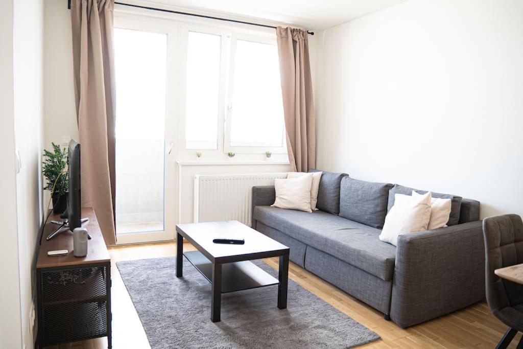Bright & Modern - Balcony - Appartement Wenen Buitenkant foto