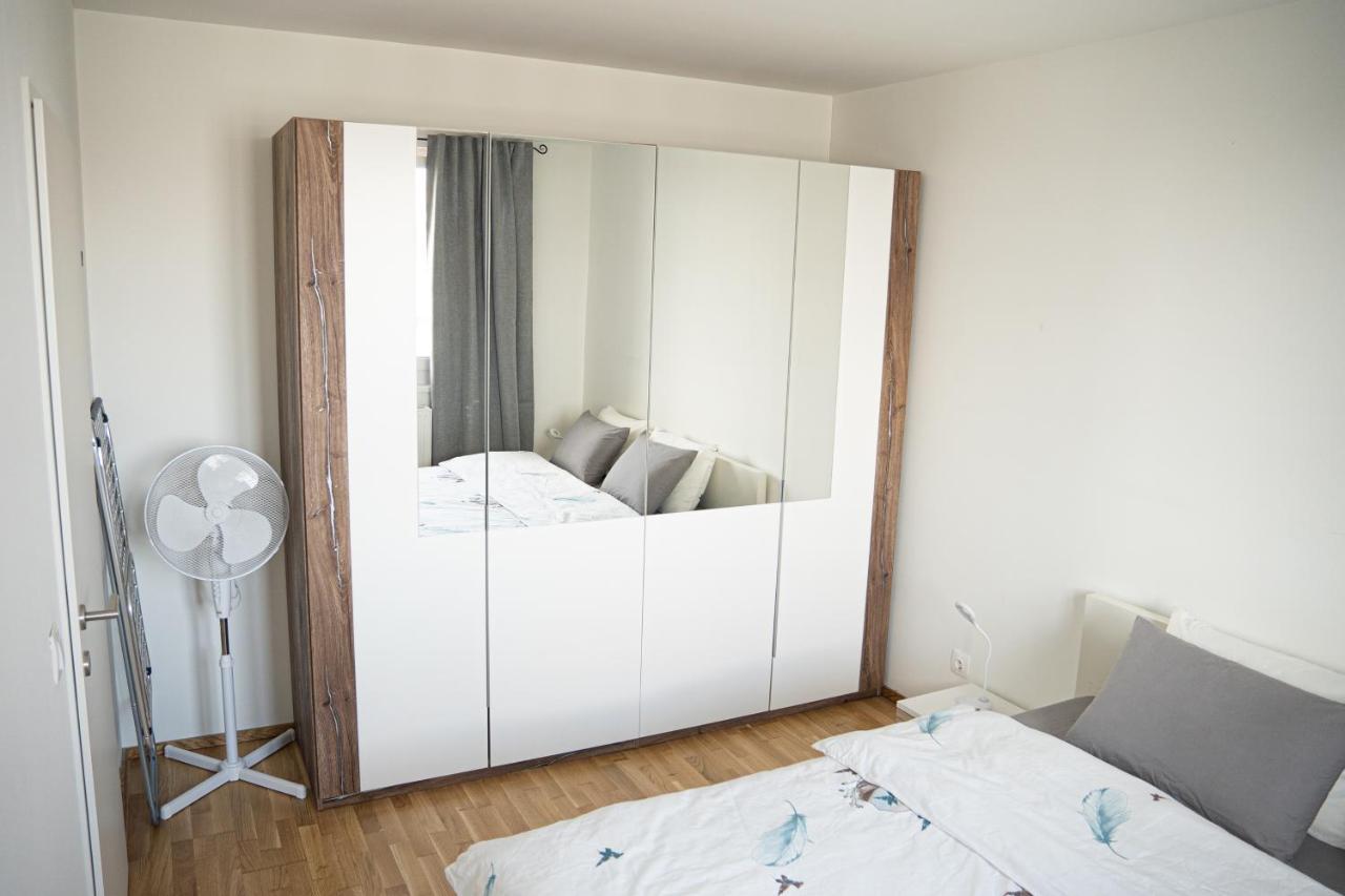 Bright & Modern - Balcony - Appartement Wenen Buitenkant foto