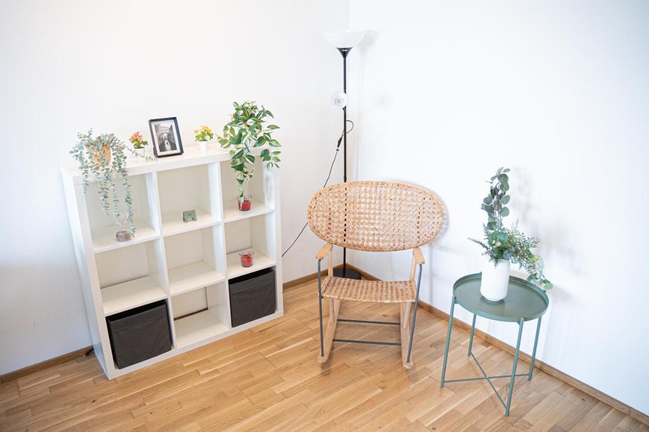 Bright & Modern - Balcony - Appartement Wenen Buitenkant foto