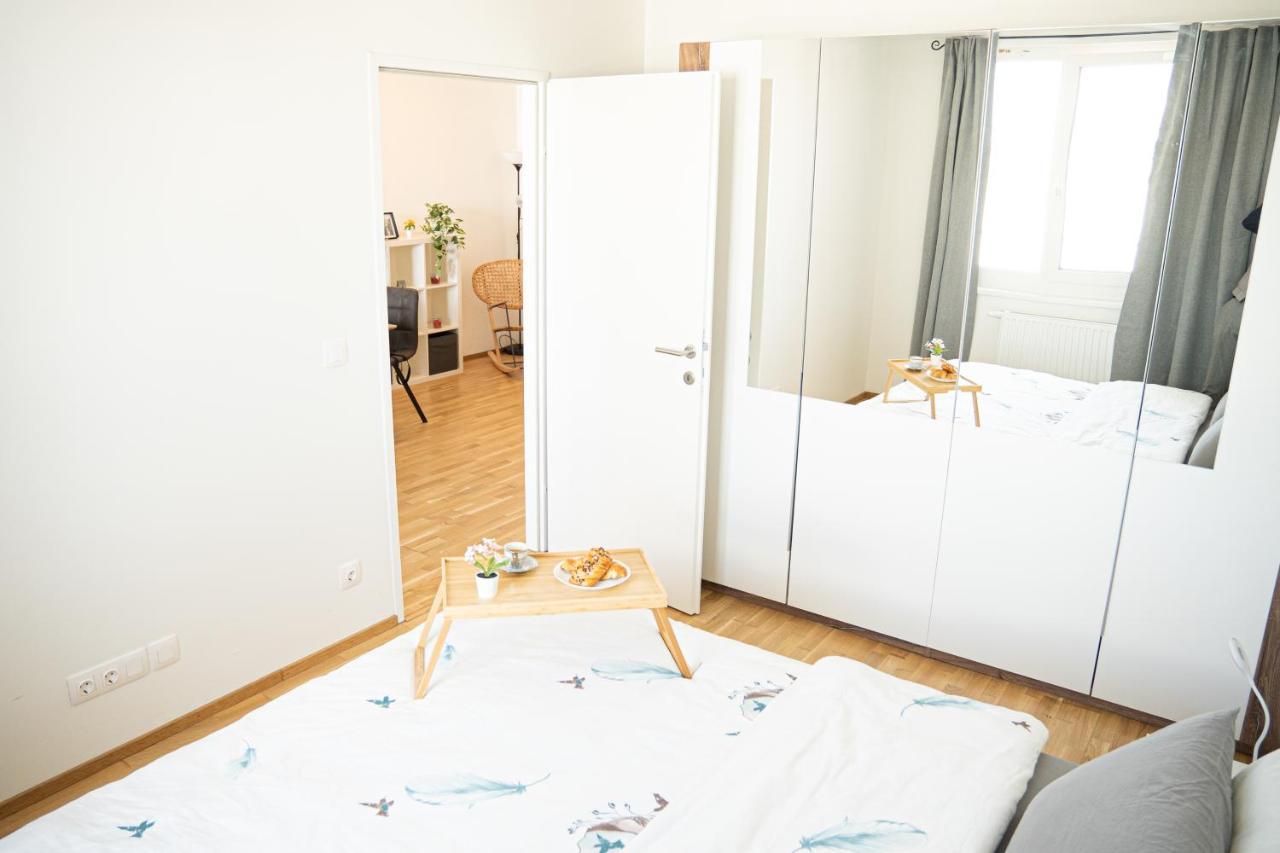 Bright & Modern - Balcony - Appartement Wenen Buitenkant foto