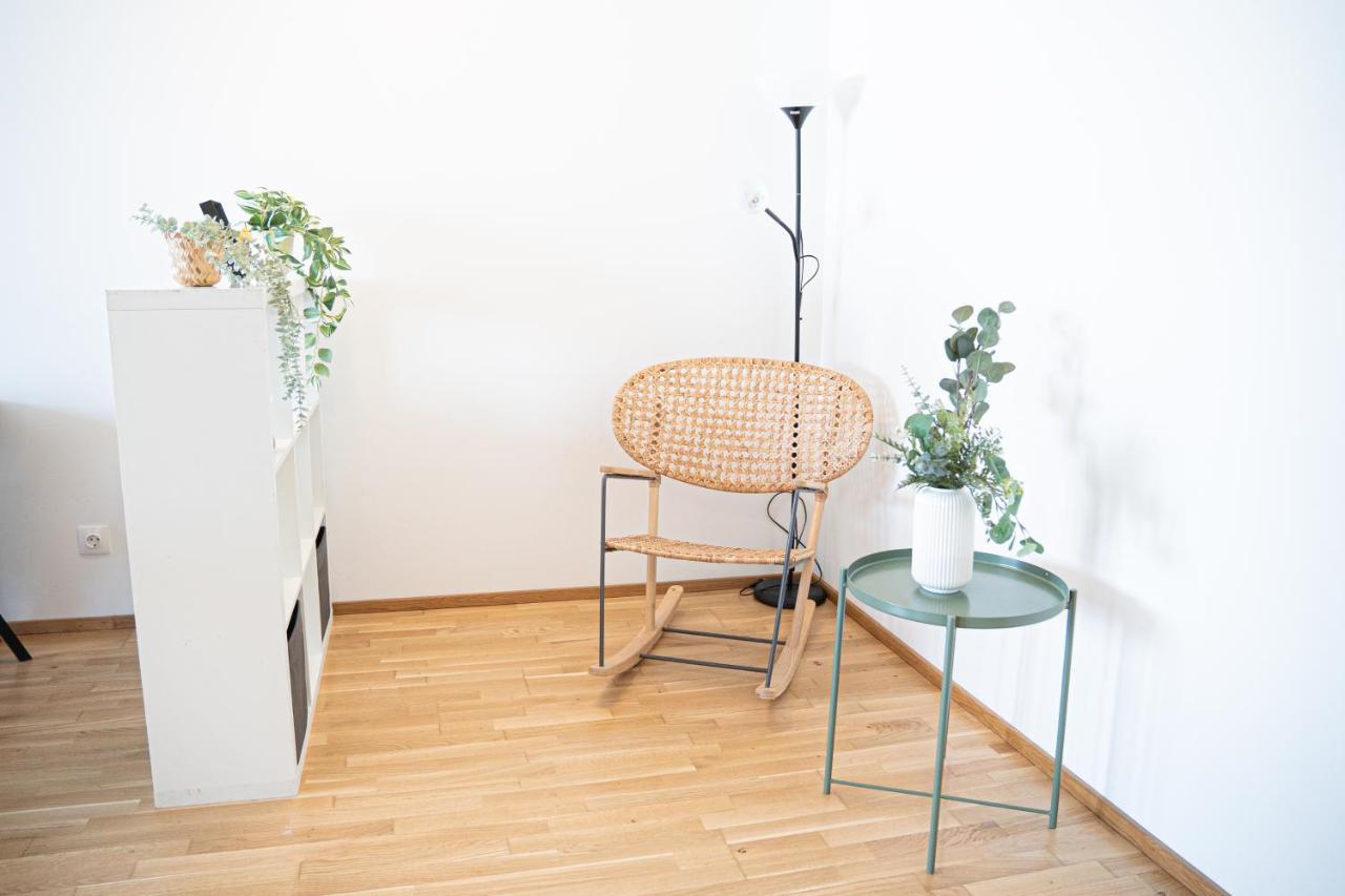 Bright & Modern - Balcony - Appartement Wenen Buitenkant foto