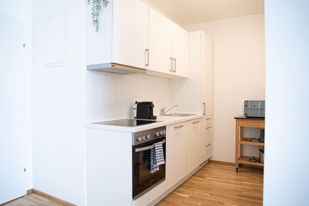 Bright & Modern - Balcony - Appartement Wenen Buitenkant foto